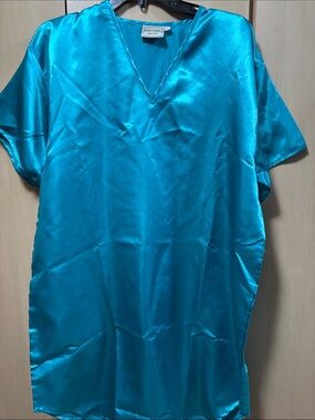 Ladies Nightgown